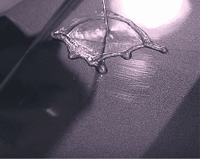 阳光下划痕自愈